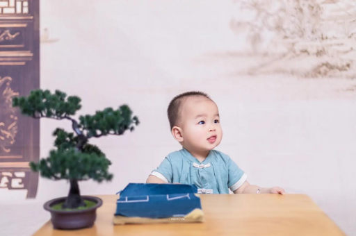 贺州宝宝喊肚子疼怎么回事